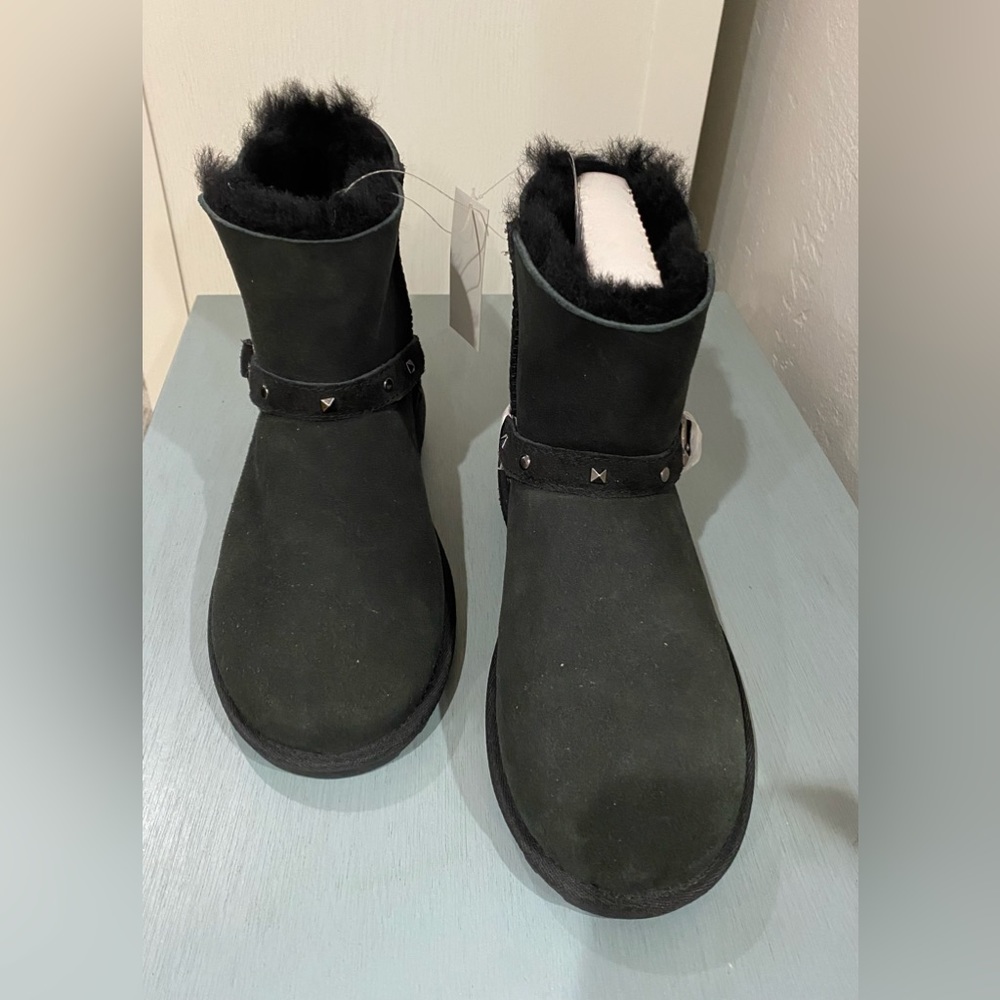 NWT big girls black boots with stud trim